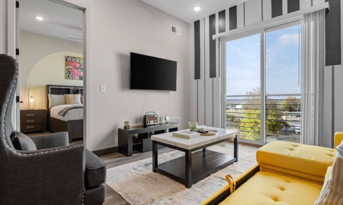 South Nashville Apartment | 1BR Downtown Gem - Explore Nashville with Ease!