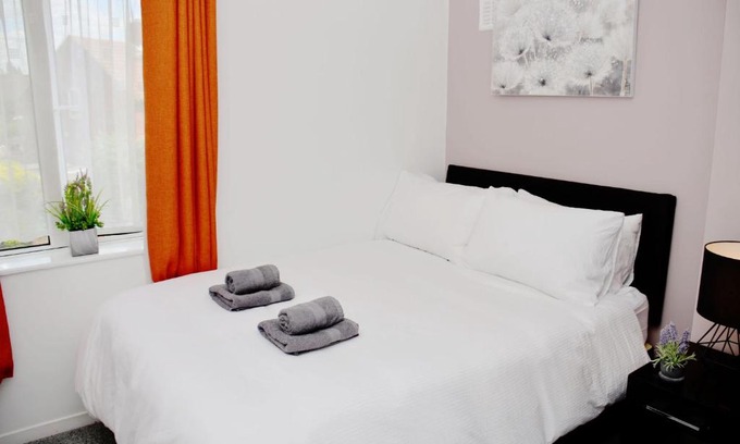 Stanwell House | (1FG-13) Dreams Unlimited- Staines/Heathrow
