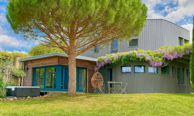 Mainneville House | 1h10 from Paris:Countryside, Heated Pool & SPA