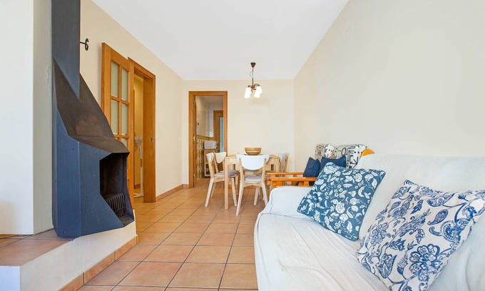 Llafranc Apartment | 1MON 01 - Centrally located apartment with garage, located 200 meters from the beautiful beach of Llafranc