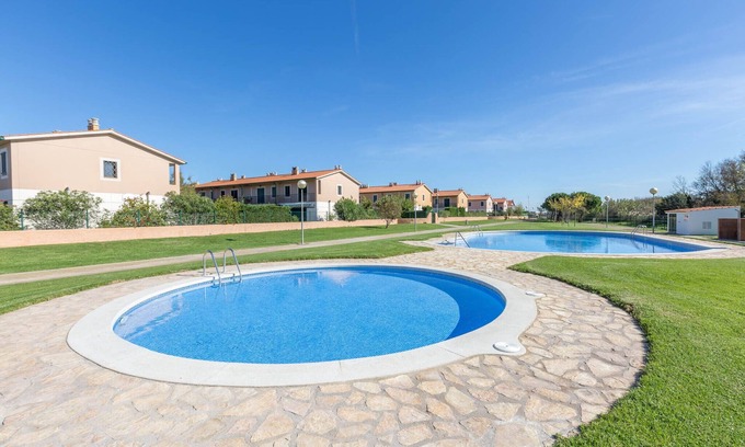 Mas Pinell Villa | 1MP 44 - Attractive house located in a quiet residential complex, with communal garden and swimming pool, just 100 m from the beach of Pals.