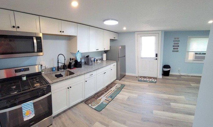 Geneva-on-the-Lake Apartment | 1st Floor Beach Access 2 Bedroom Apartment U10 in Geneva