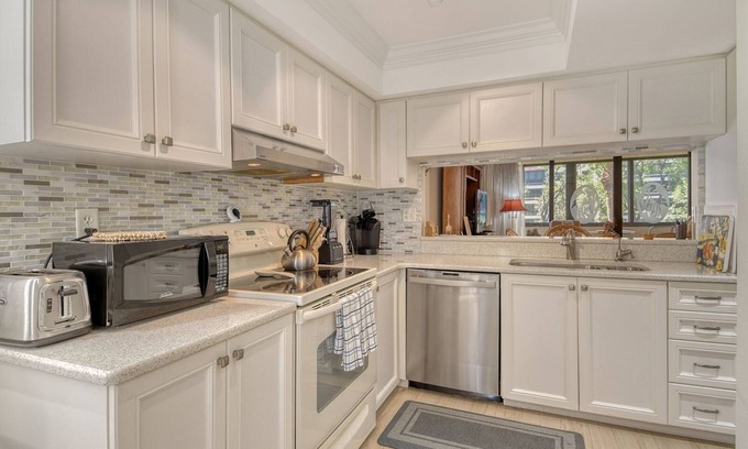 Siesta Key Condo | 2-106 in Sarasota, FL