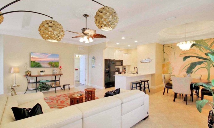 Venice Condo | 2/2 Condo On Venice Island - Minutes To Beaches - Breeze By the Sea