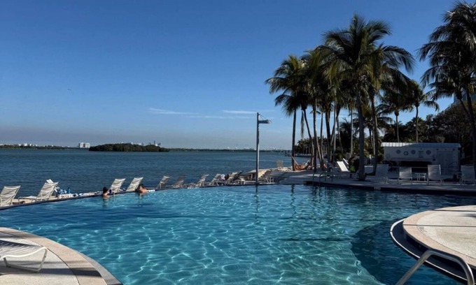 Northeast Miami Condo | 2/2 Waterfront Condo in Gated Community – Resort Living in Miami’s Nirvana