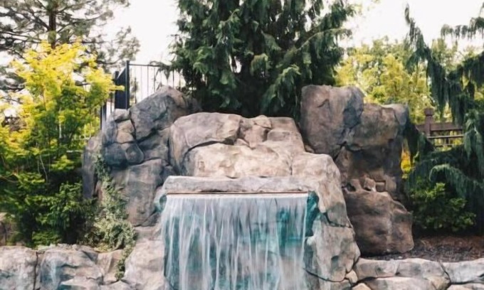 Riverside House | 2 Affordable Units! Near Mobius Children's Museum, Pets Allowed