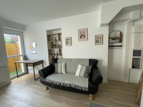 Mantes-la-Jolie Apartment | 2-Appartement RDC avec jardin