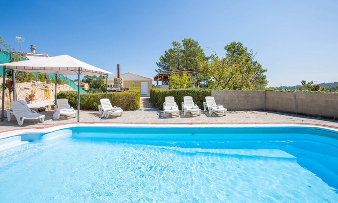 Vidreres Villa | 2 ARA01 - Basic 3 bedroom house with private swimming pool located in a very quiet area only 9km from Lloret de Mar and its stunning beaches.