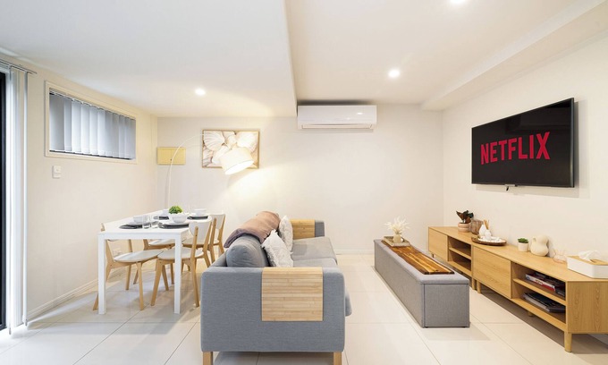 Sunnybank Apartment | 2 Bdr Apt! Train! Parking! Restaurants! 2144D2