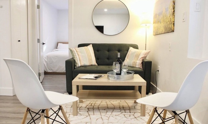 Knight Apartment | 2 BDR Stylish Comfort Parkside