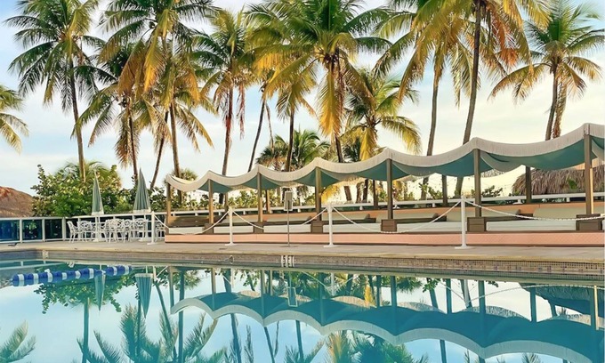 Mid Beach Hotel | 2 BDR Suite w/Balcony, Full kitchen, Pool & Beach Access