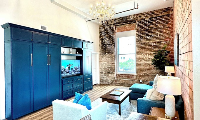 Galveston Condo | 2 Bdrm/2 Bath Corner Penthouse Suite for 6, steps to The Cruises & The Strand!
