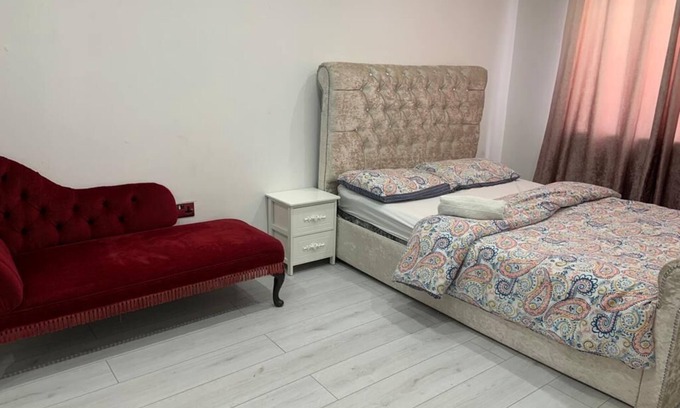 Lacey Green House | 2 Bed-1 Bath-Sleeps 4-Parking-Pets