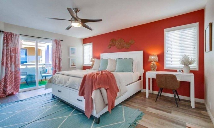Central Mission Beach Apartment | 2 bed 2.5 bath in Mission Beach