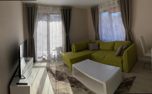 Shiligarnika Apartment | 2 bed 2 bath, 4 min walk to slope, Predela2, Bansko