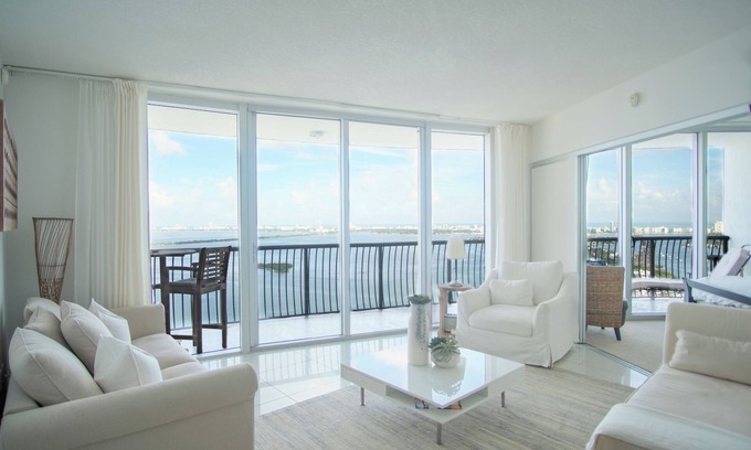 Edgewater Condo | 2 bed/2 bath Bay View Condo with Wrap Around Balcony
