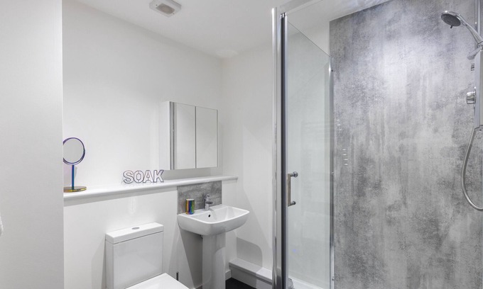 Leicester Apartment | 2 bed 2 bath Luxury Apartment in the City Centre