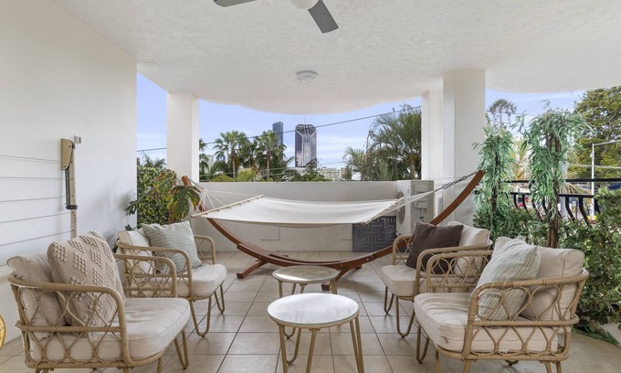 South Brisbane Apartment | 2-Bed Acropol Apartment with Balcony & Parking