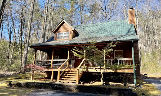 Helen Cabin | 2 bed Cabin w/HOT TUB close to Helen #16