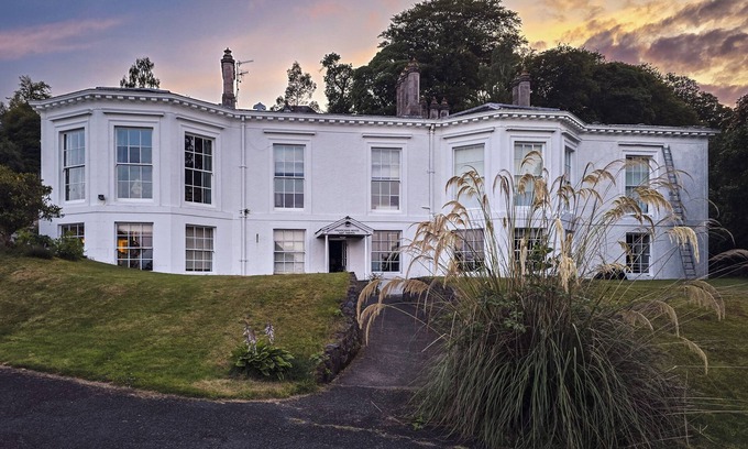 Rothesay Apartment | 2 Bed Flat - Sleeps 4 - Pets - Parking - Wifi