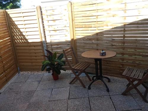 Villemomble Apartment | 2 Bed House, Parking and Courtyard, Villemomble, Paris