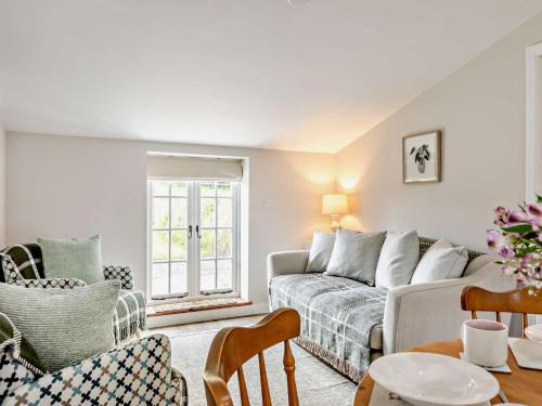 Barnstaple House | 2 Bed in Barnstaple 5mls N 93025