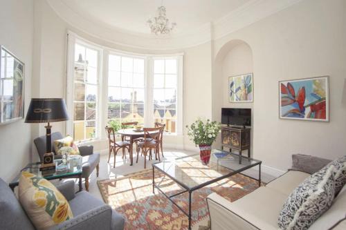 Upper Town Apartment | 2 Bed in Bath oc-bhr57