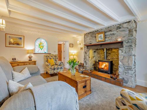 Bangor House | 2 Bed in Bethesda 66276