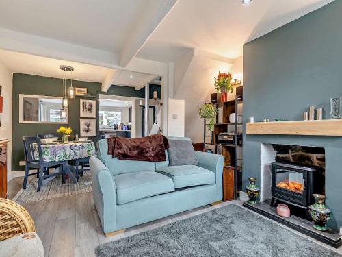 Buxworth House | 2 Bed in Buxworth 94131