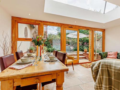 Ludwel House | 2 Bed in Ludlow 40329