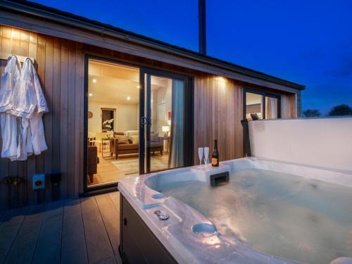 Anstruther House | 2 Bed in St Andrews 72435