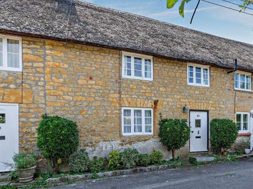 West Compton House | 2 Bed in West Bay 77557