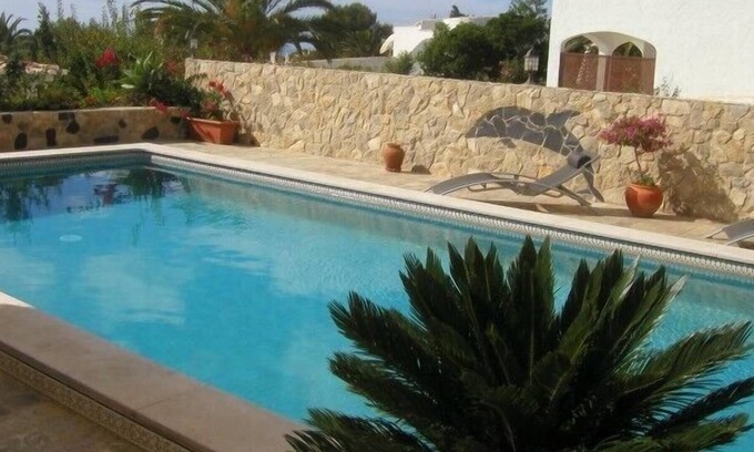 Salema Cottage | 2 bed property with private pool and superb views - a rare find in Salema