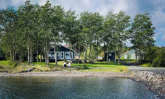 Campbellton House | 2-Bed, Sleeps 4, Sea View & Sauna