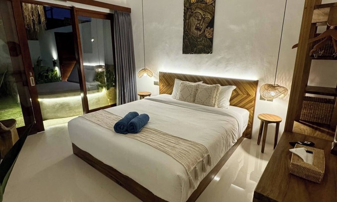 Munggu Villa | 2 Bed Villa-Sleeps 4-10 Min to Beach-Private Pool