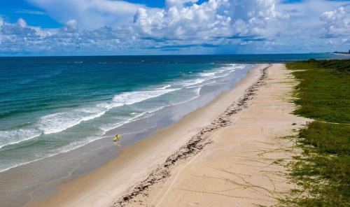 Fort Pierce Apartment | 2 Bedroom-1.5 Bath Apartment Steps away from Beach & Inlet d