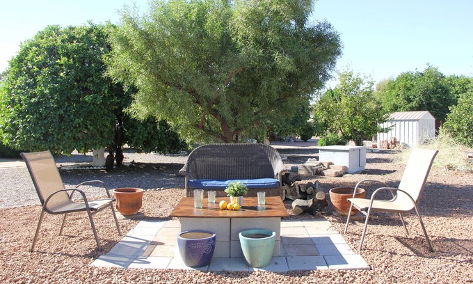 Dreamland Villa House | 2 bedroom 2 bath Modern Farmhouse w/Backyard and Firepit