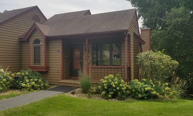 The Galena Territory House | 2 Bedroom, 2 bath townhouse in The Galena Territory.