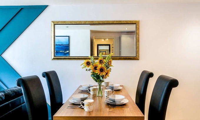 Liverpool City Centre Apartment | 2 Bedroom 2 Bathroom Central Apartment