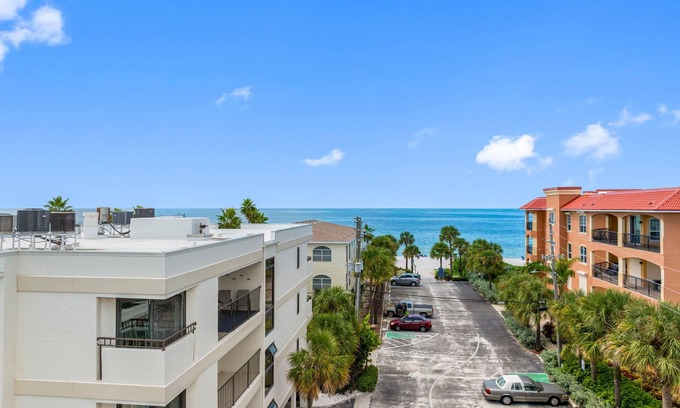 Indian Rocks Beach Condo | 2-bedroom 2 bath condo in beautiful Indian Rocks Beach with ocean view.
