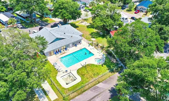 North Myrtle Beach House | 2 bedroom, 2 full bathrooms, 2 living rooms beach place