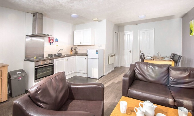 Burnham-on-Sea Ski Chalet | 2 bedroom accommodation in Burnham-on-Sea