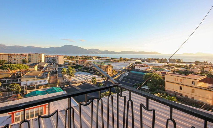Torre del Greco Apartment | 2 bedroom accommodation in Torre del Greco