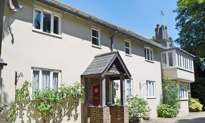 Littlehampton Cottage | 2 bedroom accommodation in Littlehampton, near Arundel