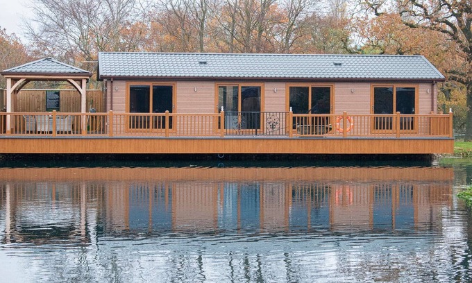 Caistor Cabin | 2 bedroom accommodation in Caistor, Market Rasen