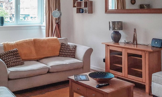 Helensburgh Cottage | 2 bedroom accommodation in Helensburgh