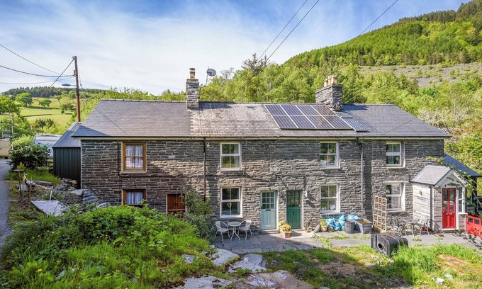 Machynlleth Cottage | 2 bedroom accommodation in Corris Uchaf, near Corris