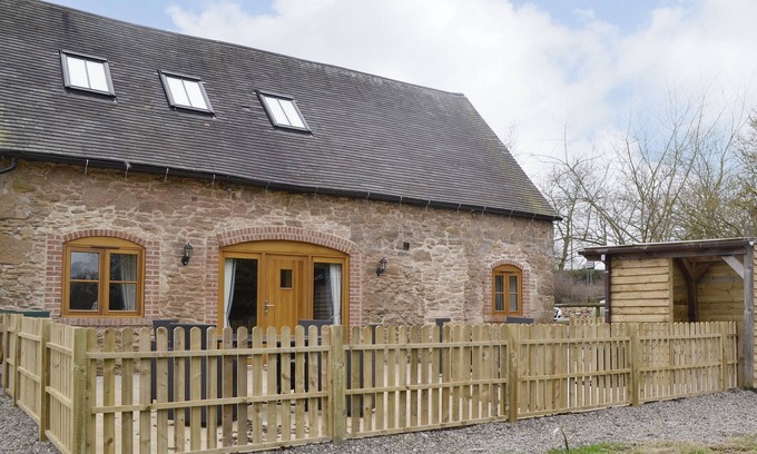 Billingsley Cottage | 2 bedroom accommodation in Six Ashes, near Bridgnorth