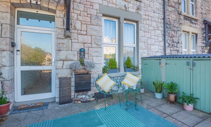 Colwyn Bay Cottage | 2 bedroom accommodation in Colwyn Bay