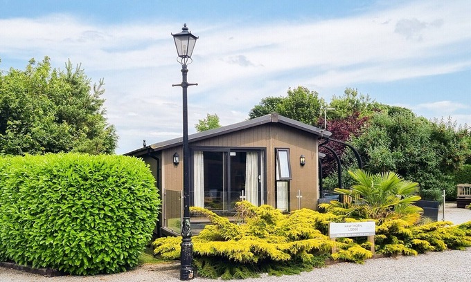 Little Weighton Cabin | 2 bedroom accommodation in Little Weighton, Nr Beverley